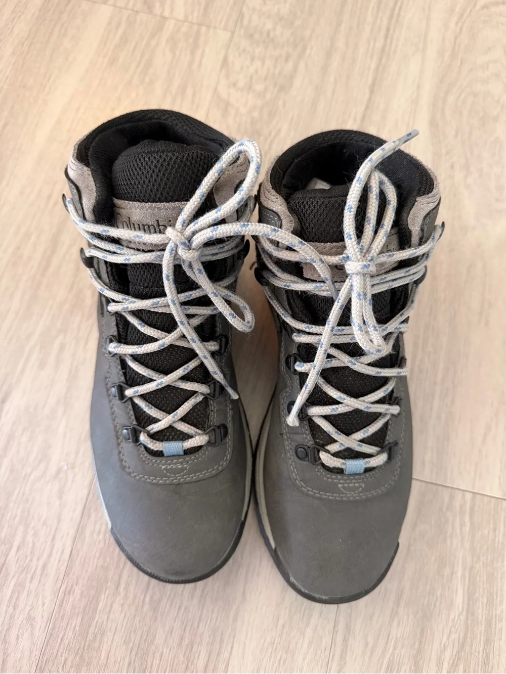 Columbia Women’s Hiking Boots Size 9 Wide